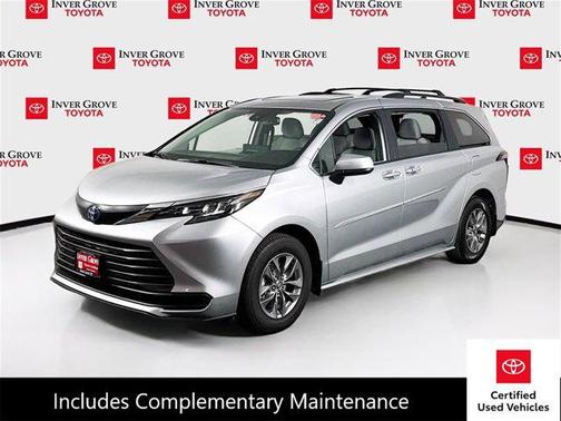 2025 Toyota Sienna LE