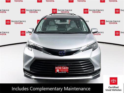 2025 Toyota Sienna LE