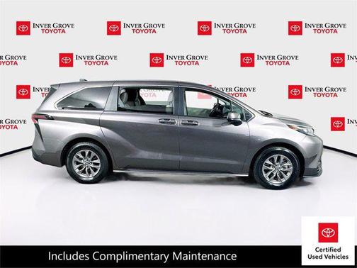 2024 Toyota Sienna LE
