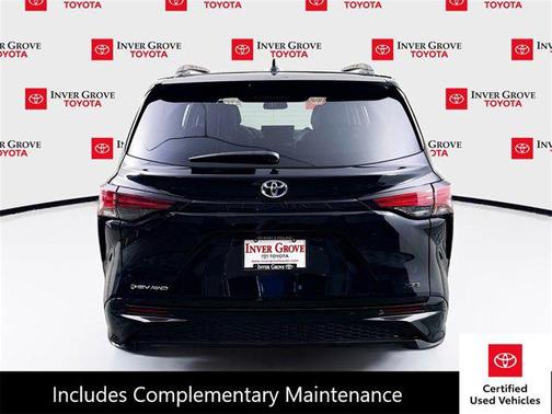 2025 Toyota Sienna XSE 7 Passenger