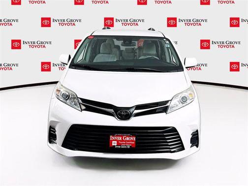 2020 Toyota Sienna LE