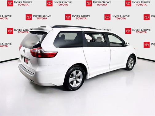 2020 Toyota Sienna LE