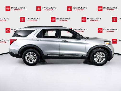 Iconic Silver Metallic 2020 Ford Explorer XLT