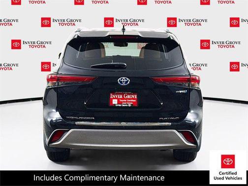 2022 Toyota Highlander Hybrid Platinum