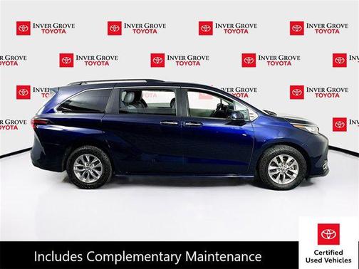 2022 Toyota Sienna XLE 7 Passenger