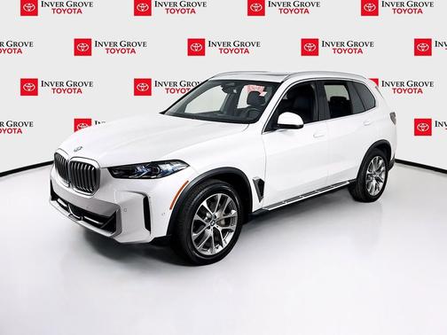 White Metallic 2024 BMW X5 xDrive40i