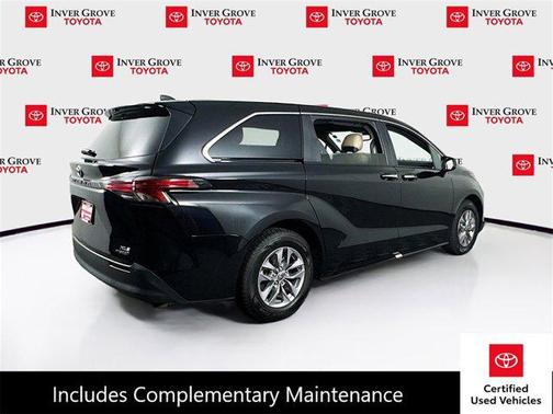 2022 Toyota Sienna XLE 7 Passenger