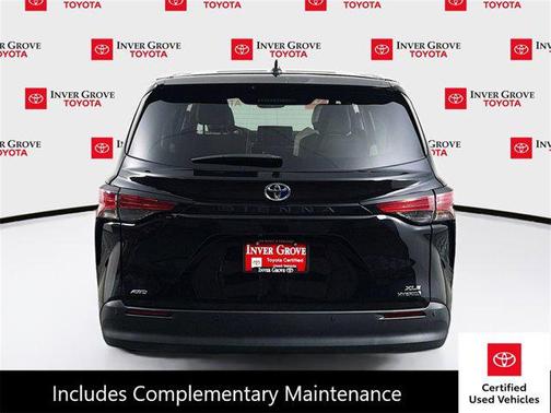2022 Toyota Sienna XLE 7 Passenger