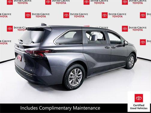 2025 Toyota Sienna LE