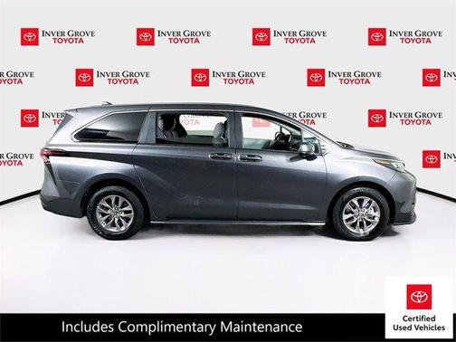 2025 Toyota Sienna LE