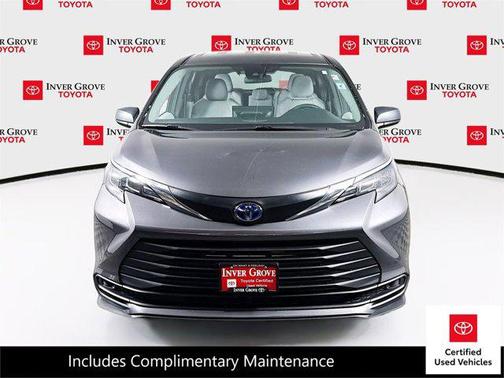 2025 Toyota Sienna LE