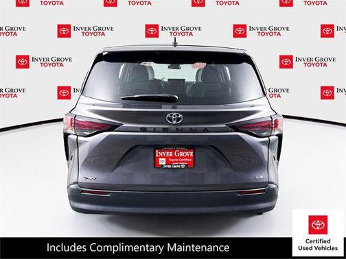 2025 Toyota Sienna LE