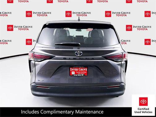 2025 Toyota Sienna LE