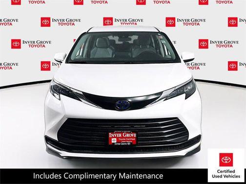 2024 Toyota Sienna LE