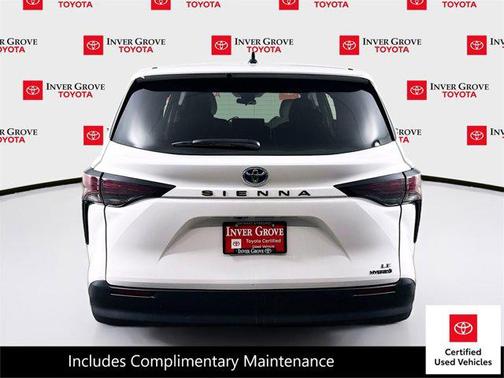 2024 Toyota Sienna LE