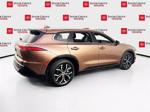 2025 Toyota Crown Signia XLE