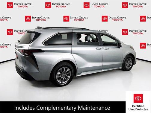2023 Toyota Sienna XLE