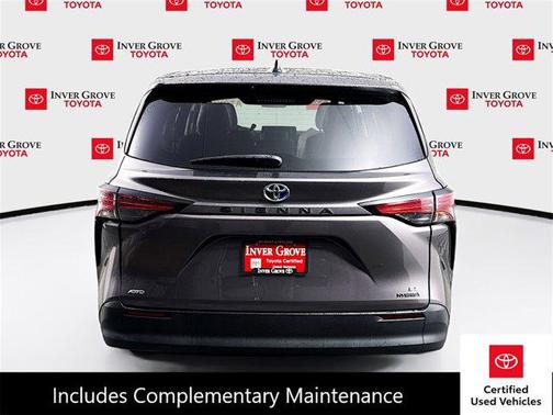 2022 Toyota Sienna LE