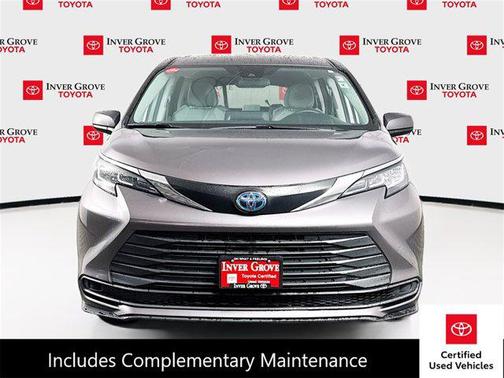 2022 Toyota Sienna LE