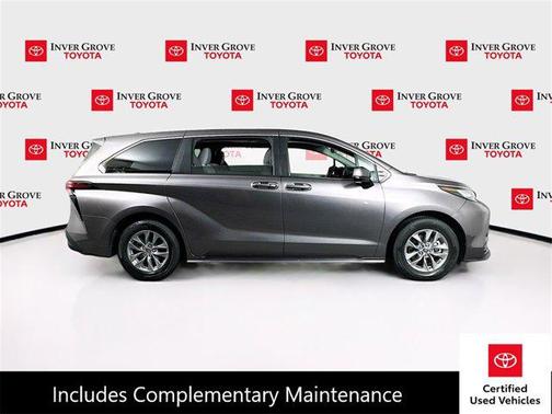 2022 Toyota Sienna LE