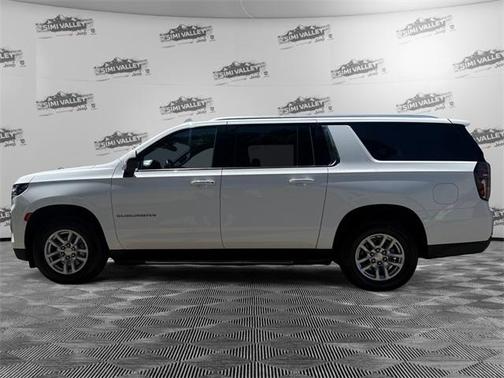 2023 Chevrolet Suburban LT
