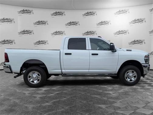 2025 RAM 2500 Tradesman Crew Cab 4x4 6'4' Box