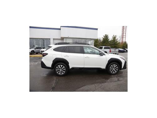 Crystal White Pearl 2025 Subaru Outback Premium