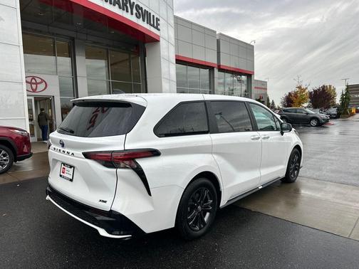 2025 Toyota Sienna XSE 7 Passenger