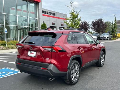 2025 Toyota RAV4 XLE Premium