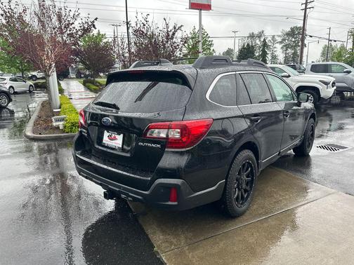 Crystal Black Silica 2019 Subaru Outback 2.5i Limited