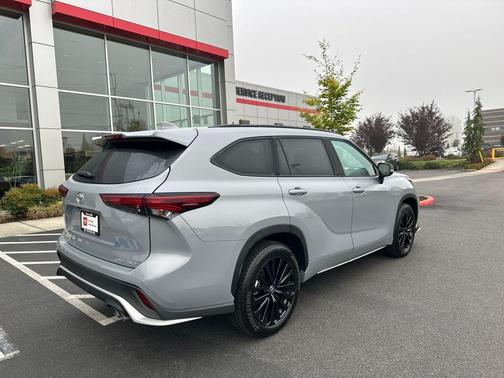 2025 Toyota Highlander XSE