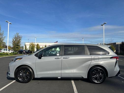 2025 Toyota Sienna XSE 7 Passenger
