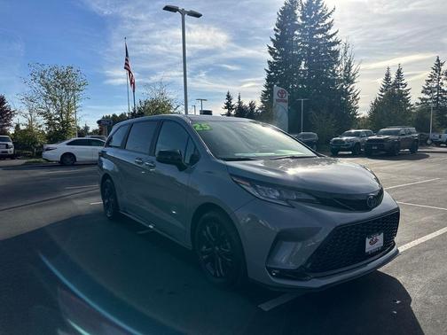 2025 Toyota Sienna XSE 7 Passenger