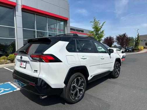 2025 Toyota RAV4 Hybrid SE