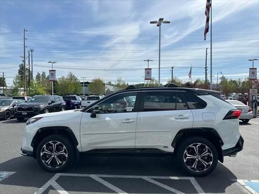 2025 Toyota RAV4 Hybrid SE