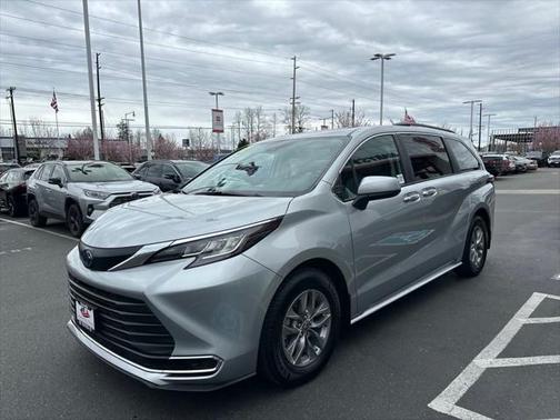 2022 Toyota Sienna XLE