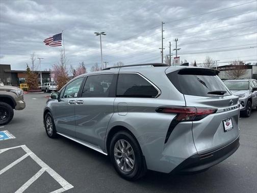 2022 Toyota Sienna XLE