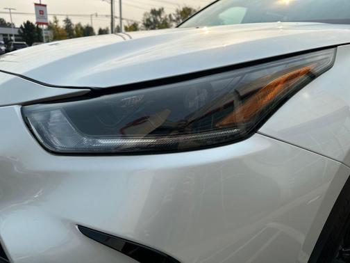2025 Toyota Highlander XSE