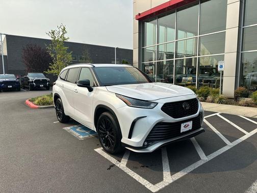 2025 Toyota Highlander XSE