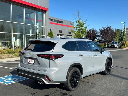 2025 Toyota Highlander XSE