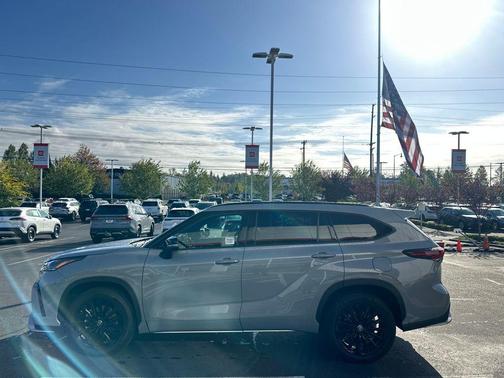 2025 Toyota Highlander XSE