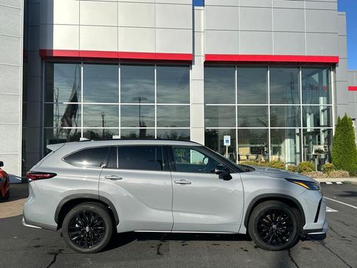 2025 Toyota Highlander XSE