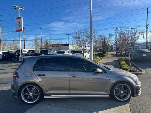 2016 Volkswagen Golf R 2.0T DSG