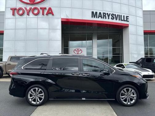 2023 Toyota Sienna Platinum 7 Passenger