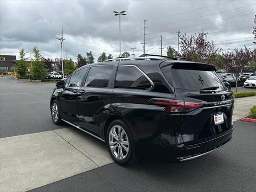 2023 Toyota Sienna Platinum 7 Passenger