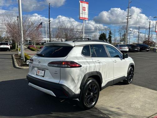 2026 Toyota Corolla Cross LE