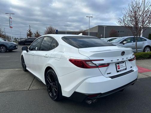 Ice Cap 2025 Toyota Camry SE