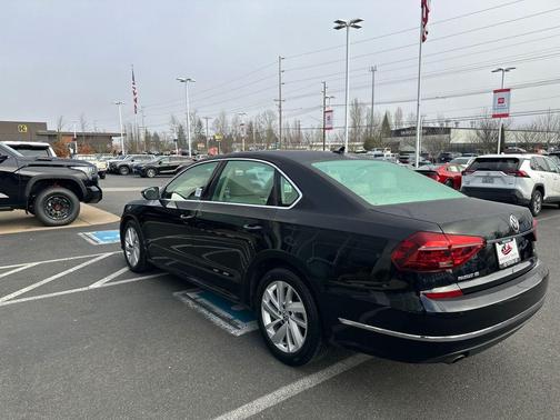 2018 Volkswagen Passat 2.0T SE