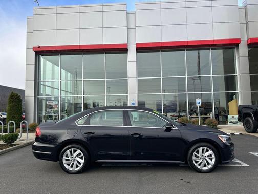 2018 Volkswagen Passat 2.0T SE