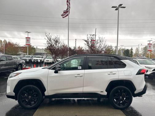 2023 Toyota RAV4 Hybrid SE
